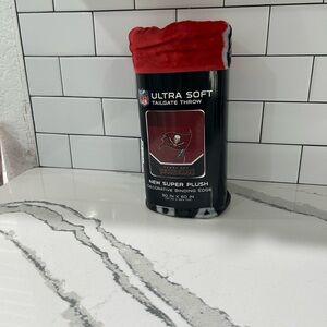 NFL Ultra Soft Tailgate Throw Blanket- Tampa Bay Buccaneers